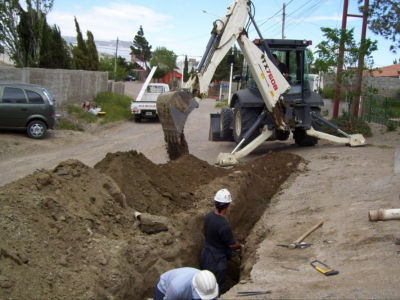 Cierre de mallas de redes distribuidora de agua potable y de recolección de residuos cloacales - Caleta Olivia